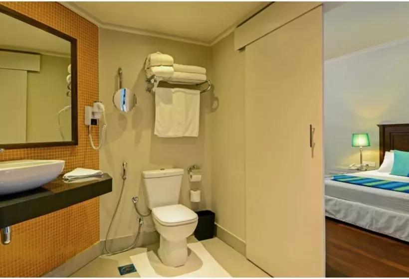 بانگلوی استاندارد, Adaaran Club Rannalhi All Inclusive
