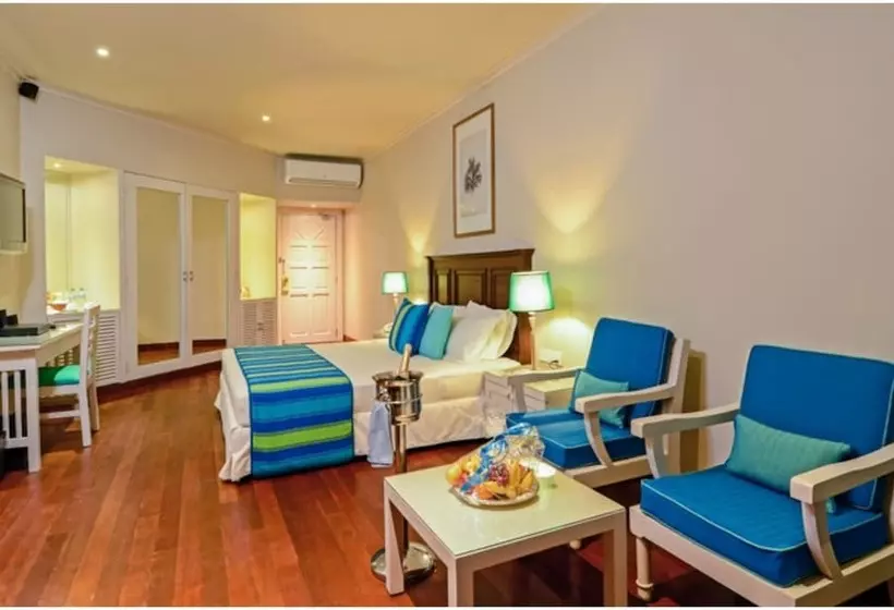 بانگلوی استاندارد, Adaaran Club Rannalhi All Inclusive