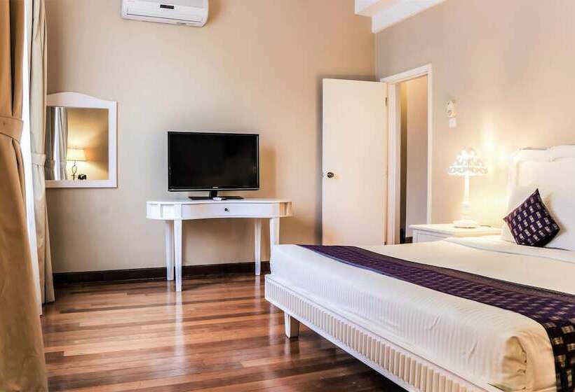 חדר משפחתי, Colmar Tropicale