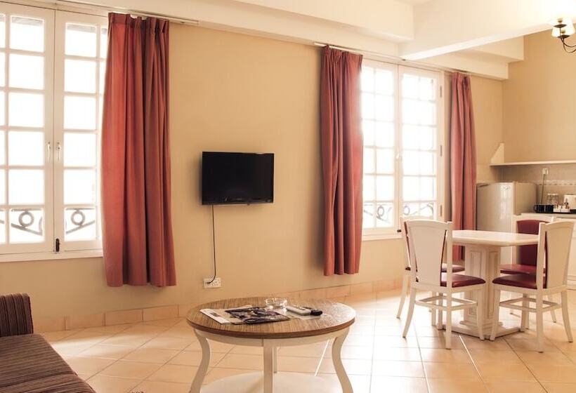 סוויטת 2 חדרי שינה, Colmar Tropicale