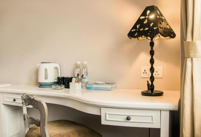 חדר דלוקס, Colmar Tropicale