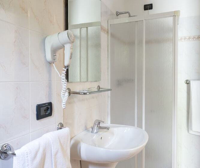 חדר קלאסי לשלושה, Conca Verde