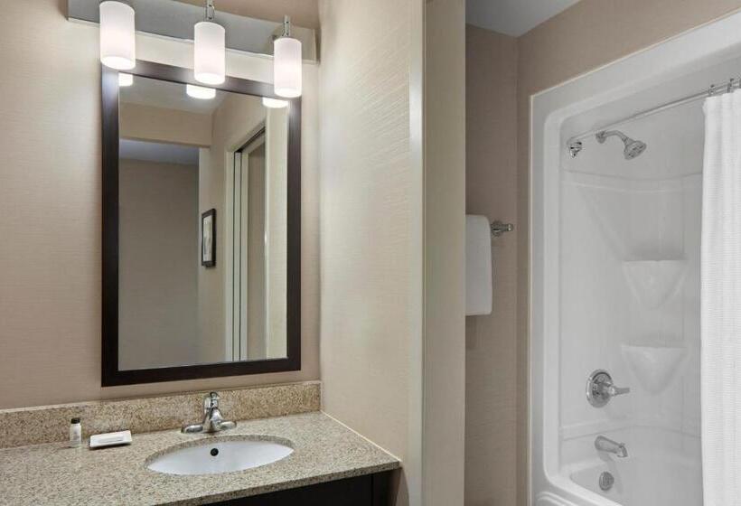 Люкс Кровать Кинг, Delta Hotels By Marriott Guelph Conference Centre
