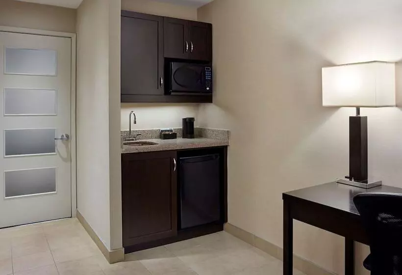 スイート, Delta Hotels By Marriott Guelph Conference Centre