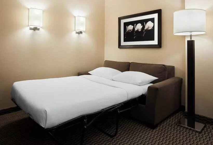 スイート, Delta Hotels By Marriott Guelph Conference Centre