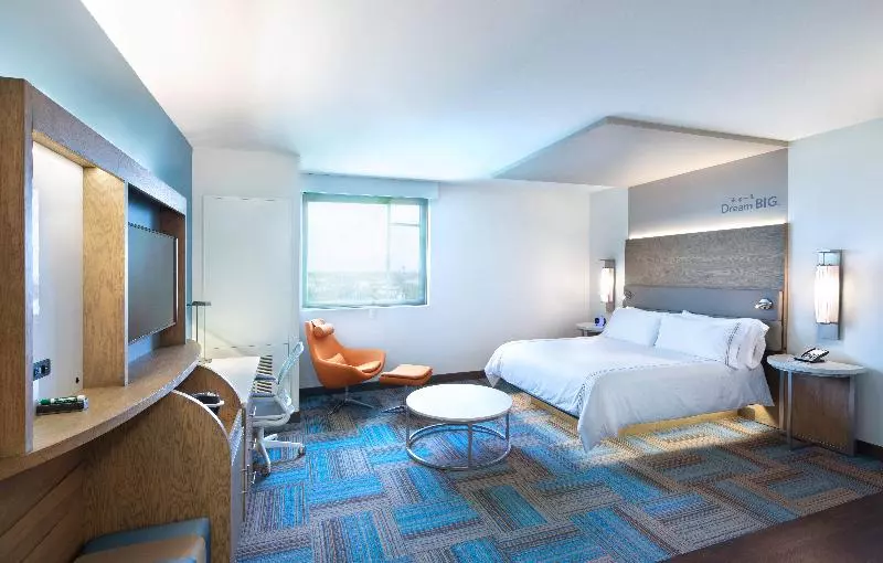 キングサイズベッドのスイートルーム, Delta Hotels By Marriott Guelph Conference Centre