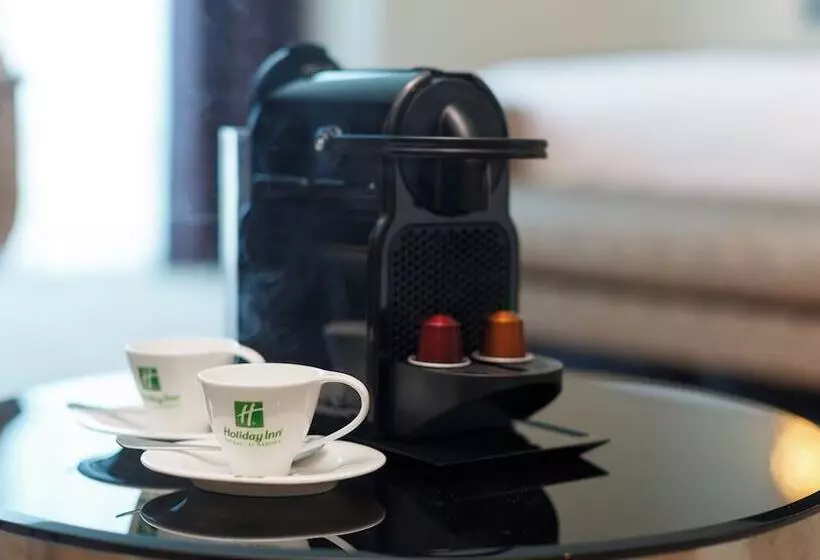 مجموعه ویستا شهر, Holiday Inn Dubai Al Barsha, An Ihg