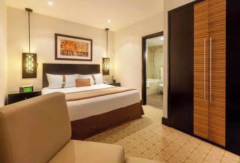مجموعه ویستا شهر, Holiday Inn Dubai Al Barsha, An Ihg