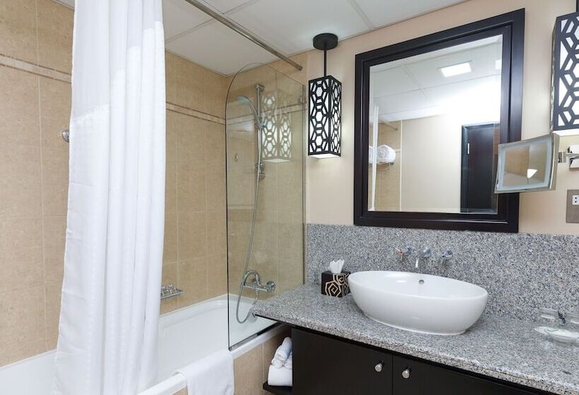 مجموعه ویستا شهر, Holiday Inn Dubai Al Barsha, An Ihg