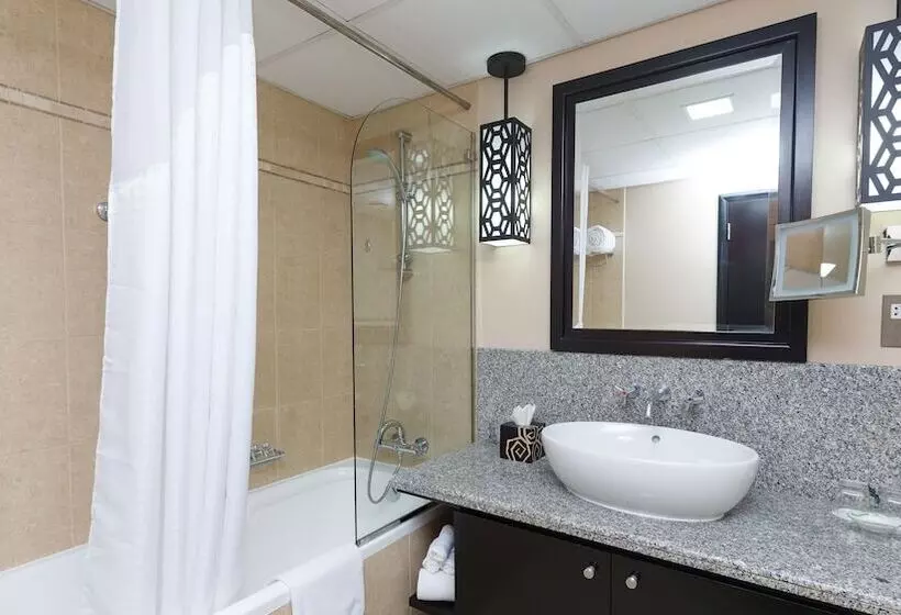 مجموعه ویستا شهر, Holiday Inn Dubai Al Barsha, An Ihg