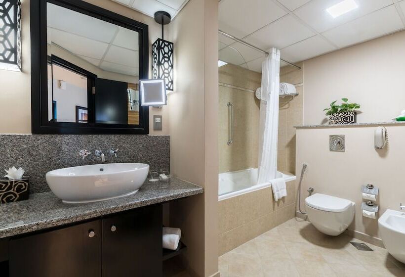 مجموعه ویستا شهر, Holiday Inn Dubai Al Barsha, An Ihg