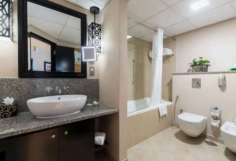 مجموعه ویستا شهر, Holiday Inn Dubai Al Barsha, An Ihg