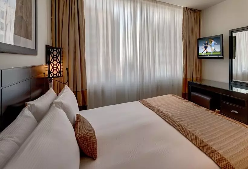 مجموعه ویستا شهر, Holiday Inn Dubai Al Barsha, An Ihg