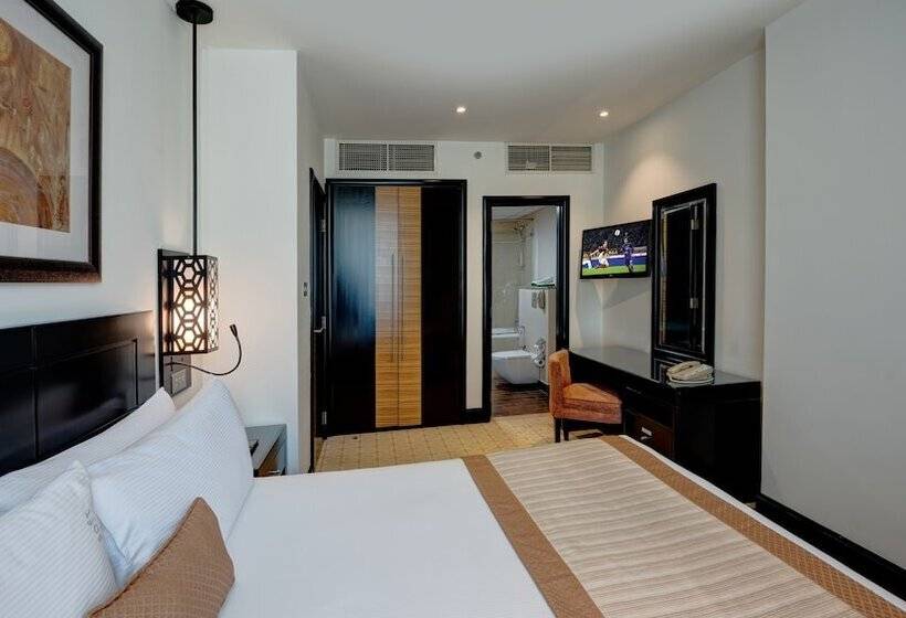 مجموعه ویستا شهر, Holiday Inn Dubai Al Barsha, An Ihg