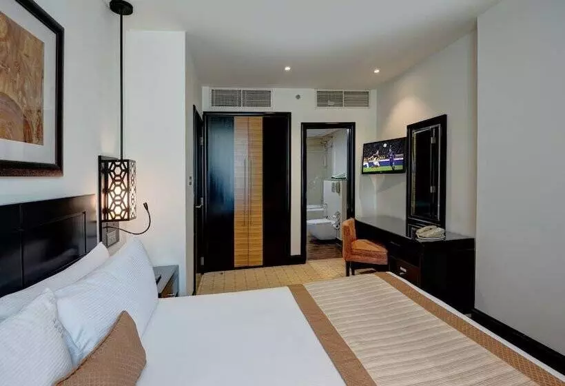 مجموعه ویستا شهر, Holiday Inn Dubai Al Barsha, An Ihg