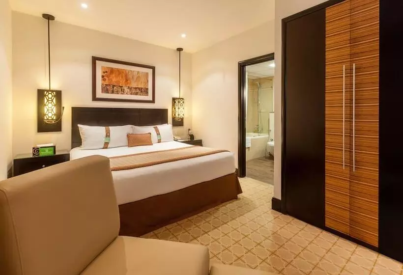 مجموعه ویستا شهر, Holiday Inn Dubai Al Barsha, An Ihg