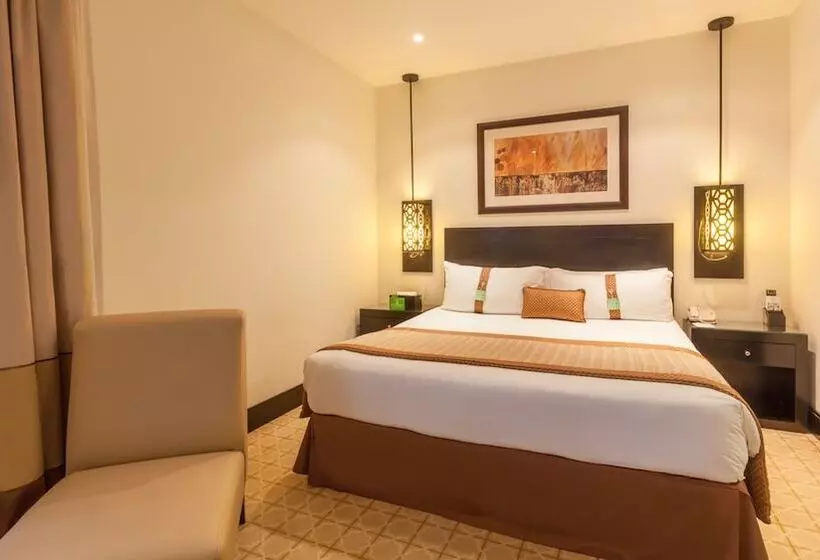 مجموعه ویستا شهر, Holiday Inn Dubai Al Barsha, An Ihg