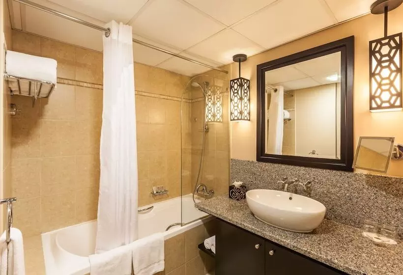 مجموعه ویستا شهر, Holiday Inn Dubai Al Barsha, An Ihg