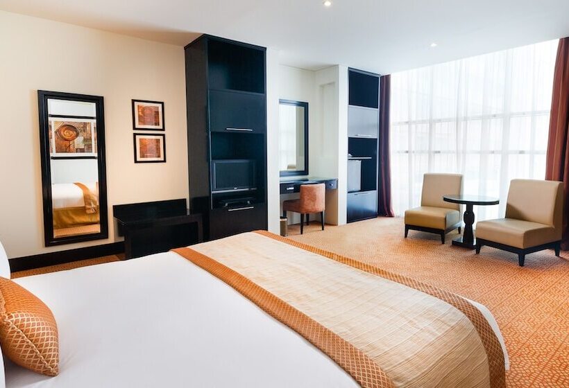 مجموعه ویستا شهر, Holiday Inn Dubai Al Barsha, An Ihg