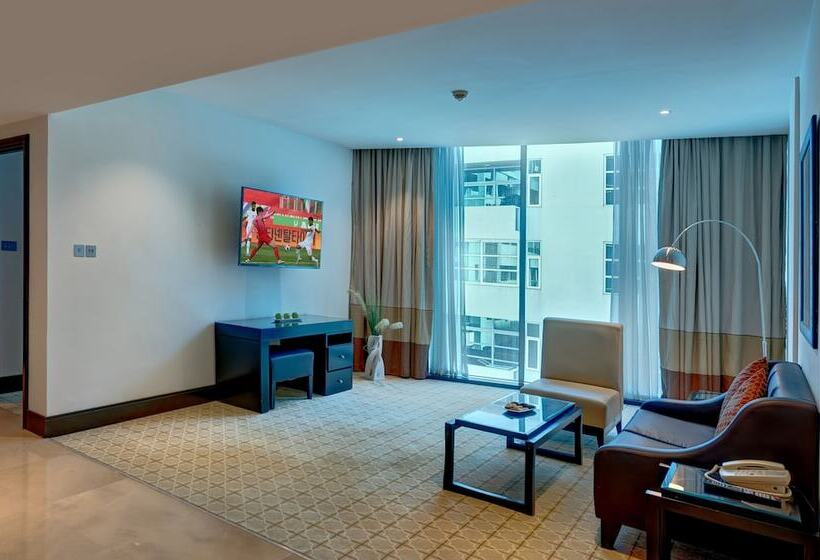 Люкс Вид на Город, Holiday Inn Dubai Al Barsha, An Ihg