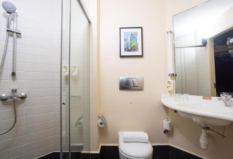 اتاق استاندارد سه نفره, Ibis Singapore On Bencoolen