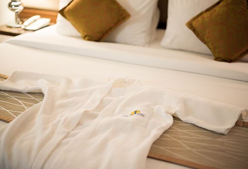 غرفة ديلوكس مزوَّدة بجاكوزي, Intimate Hotel Pattaya Sha Extra Plus