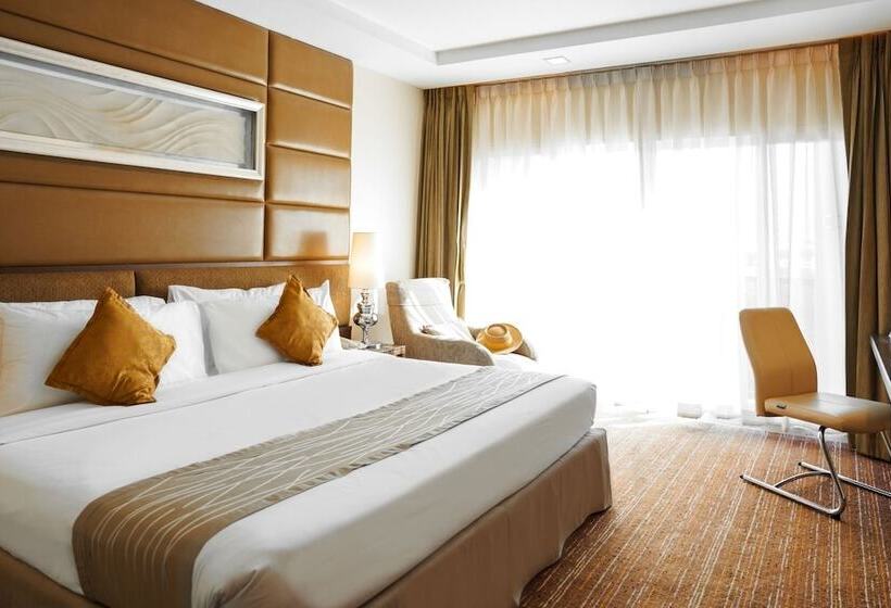 غرفة ديلوكس مزوَّدة بجاكوزي, Intimate Hotel Pattaya Sha Extra Plus