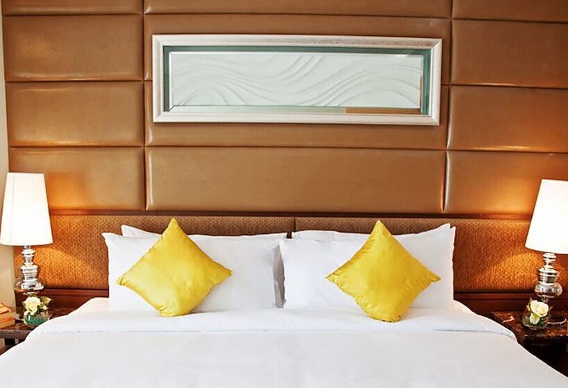 غرفة ديلوكس مزوَّدة بجاكوزي, Intimate Hotel Pattaya Sha Extra Plus