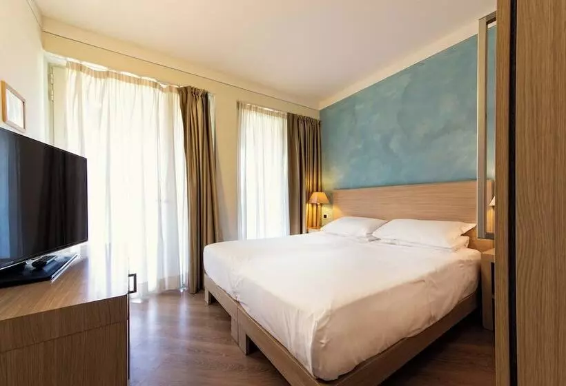 اتاق خانوادگی, Resort Lake Garda