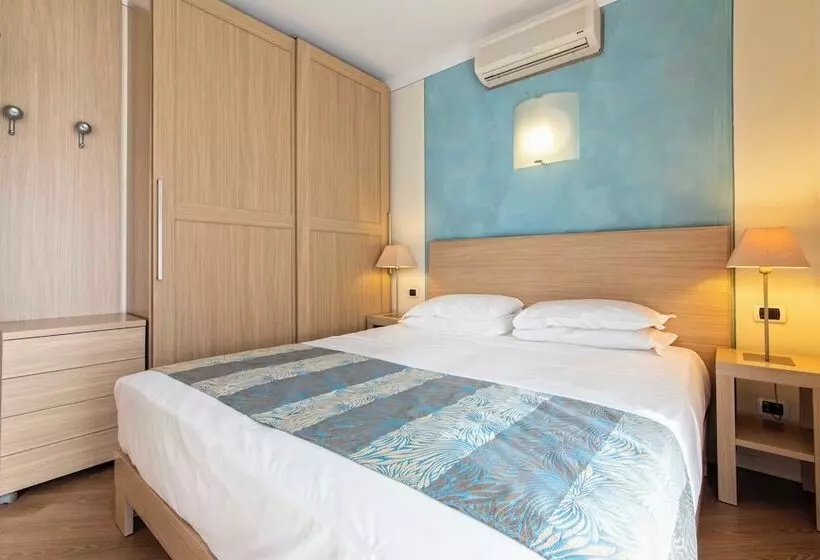اتاق لوکس, Resort Lake Garda