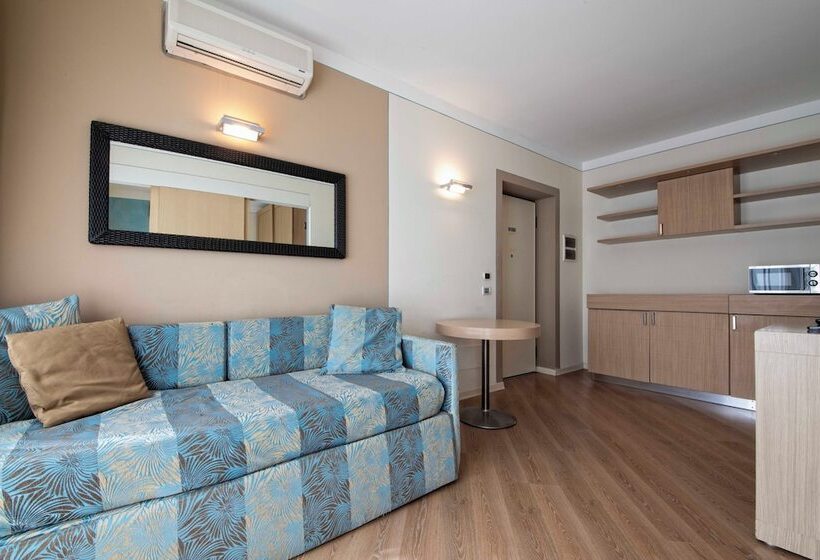 اتاق لوکس, Resort Lake Garda