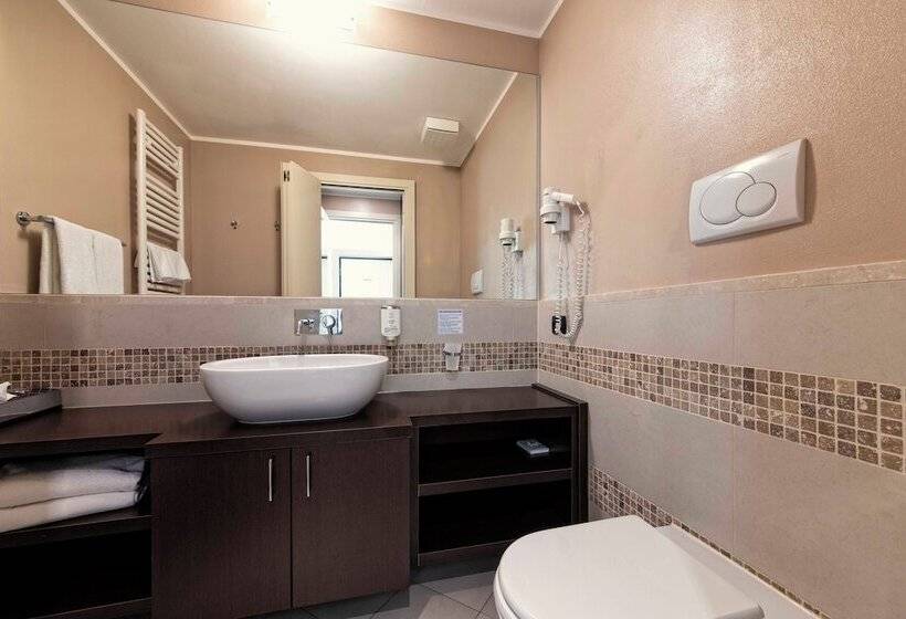 اتاق لوکس, Resort Lake Garda