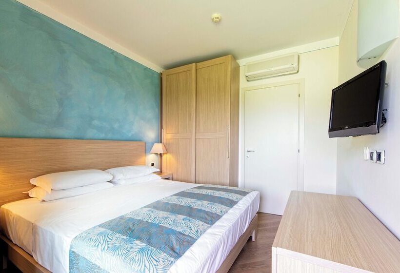 جناح جونيور, Resort Lake Garda