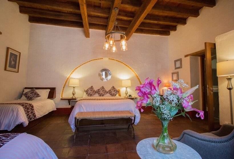 四人标准间, Mesón De Leyendas Breakfast & Downtown