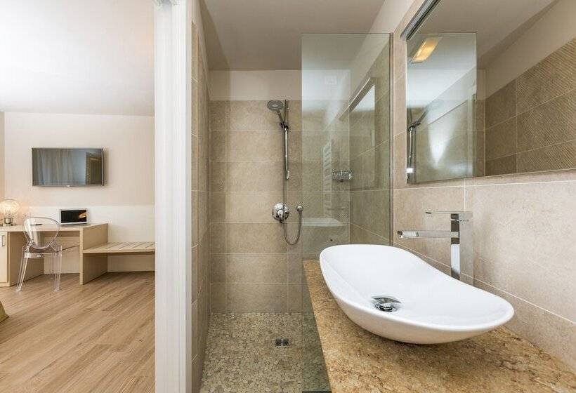 スーペリアールーム, Pace 1954