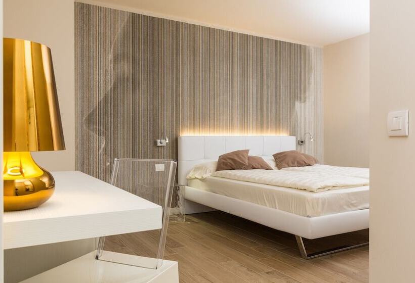 スーペリアールーム, Pace 1954