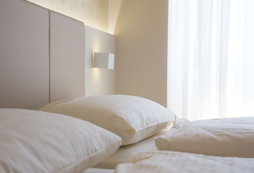 ジュニアスイート, Pace 1954