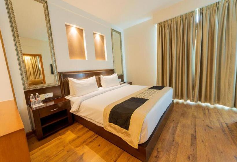 キングサイズベッドのスタンダードルーム, Ramada By Wyndham Jaipur