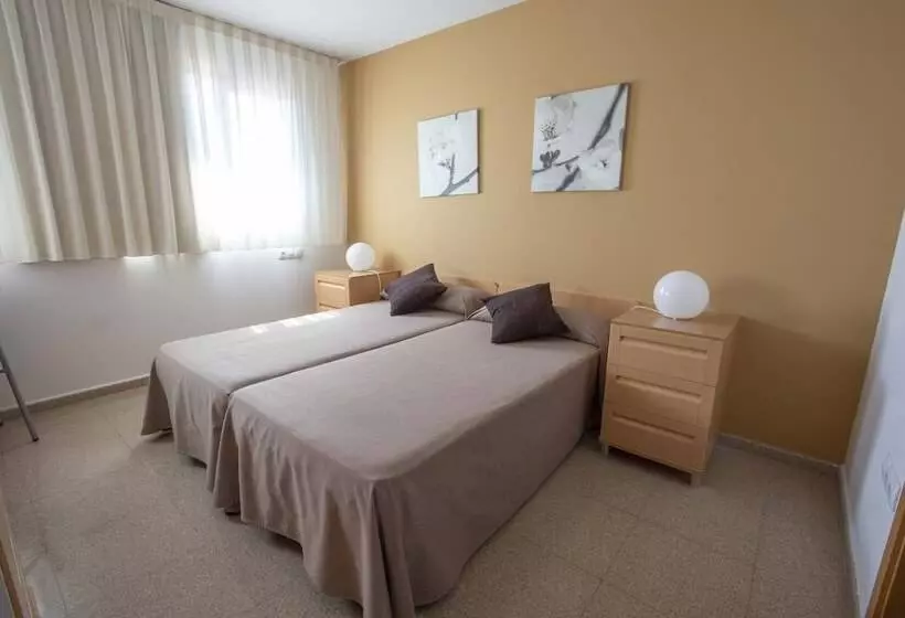 スタンダード4人部屋, Villa Alojamiento Y Congresos Villa Universitaria