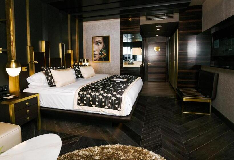 Номер Deluxe Вид на Город, Rocks Hotel & Casino