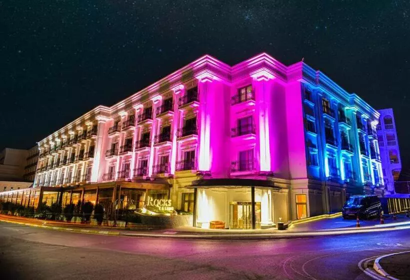 اتاق لوکس با چشم‌انداز شهر, Rocks Hotel & Casino
