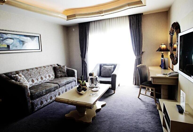 Люкс Вид на Море, Rocks Hotel & Casino