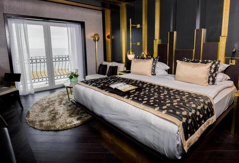 Люкс Deluxe Вид на Море, Rocks Hotel & Casino