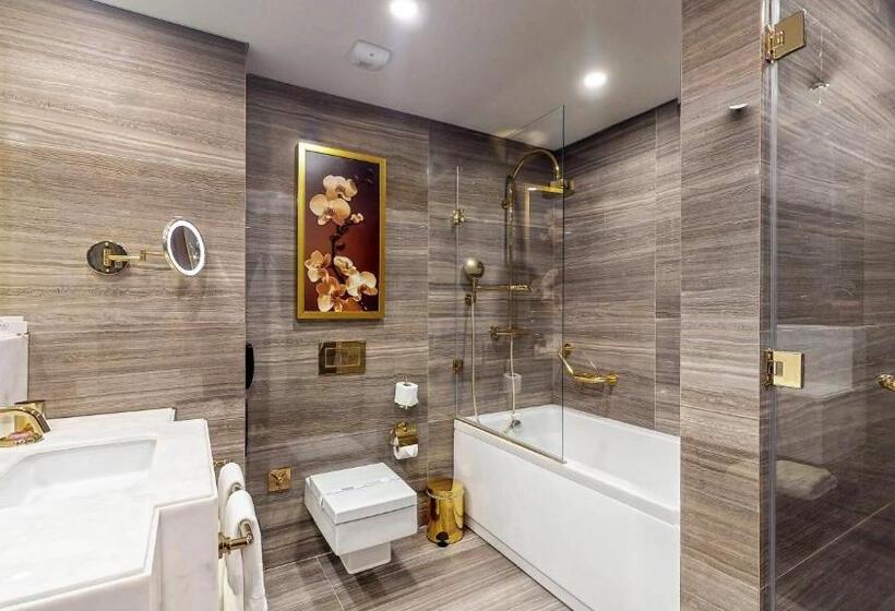 Люкс Deluxe Вид на Море, Rocks Hotel & Casino