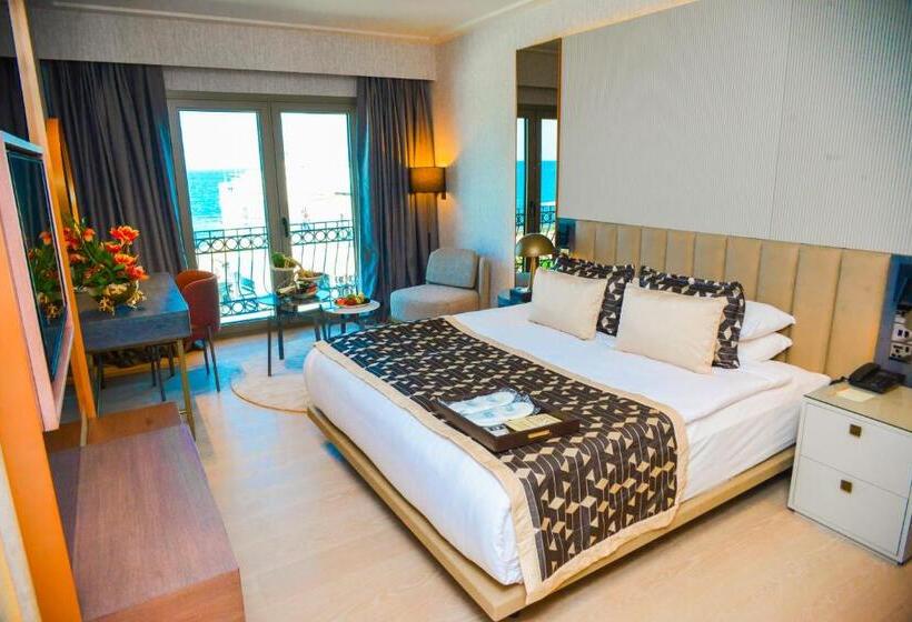 Номер Стандарт Вид на Море, Rocks Hotel & Casino