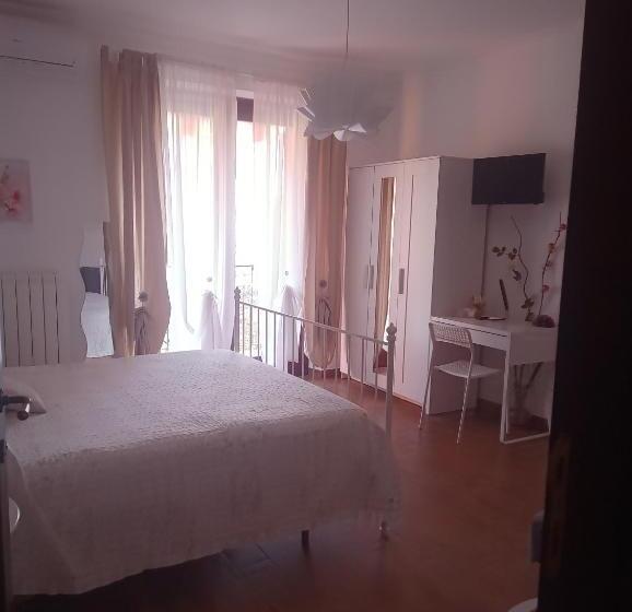 غرفة قياسية ثلاثية, B&b La Poeta