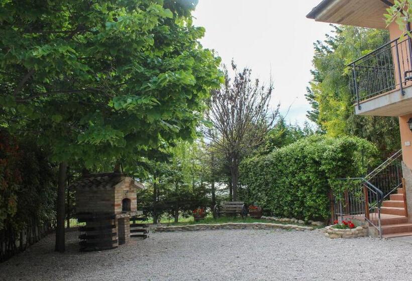 غرفة قياسية ثلاثية, B&b La Poeta