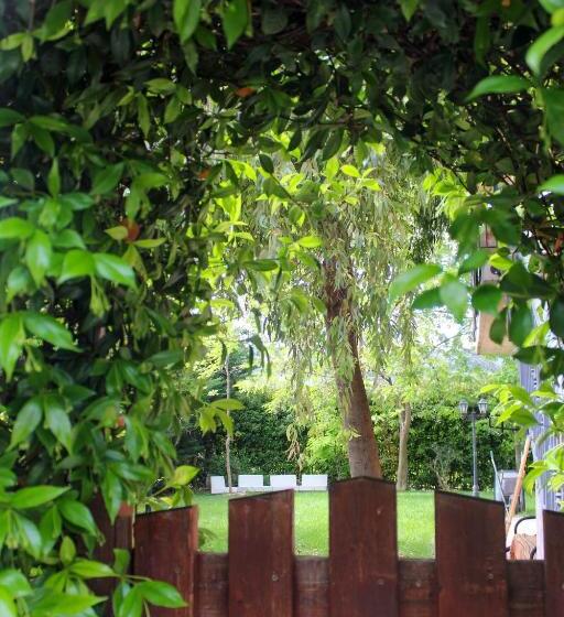 غرفة قياسية ثلاثية, B&b La Poeta