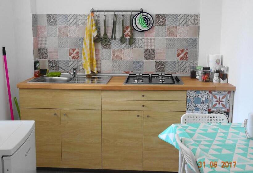 スタンダードスタジオ, Casa La Giada