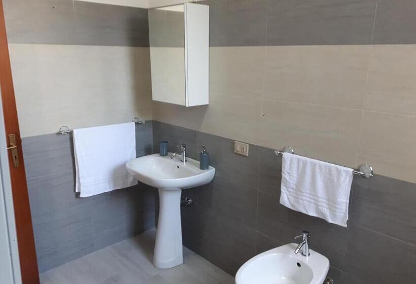 スタンダードスタジオ, Casa La Giada